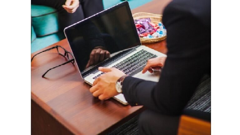 "Top KYC Software Vendors: Streamlining Customer Verification Processes"